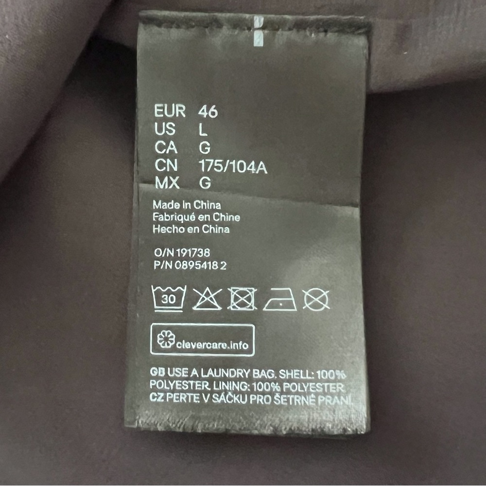 H & M womens black tank top - Picture 3 of 3